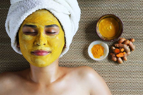 10 Natural Skincare Tips for Glowing Skin at Home – Easy & Effective